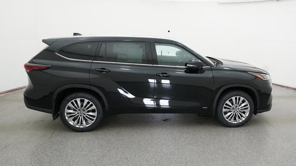 2026 Toyota Highlander Hybrid Platinum