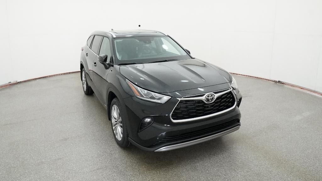 2026 Toyota Highlander Hybrid Platinum