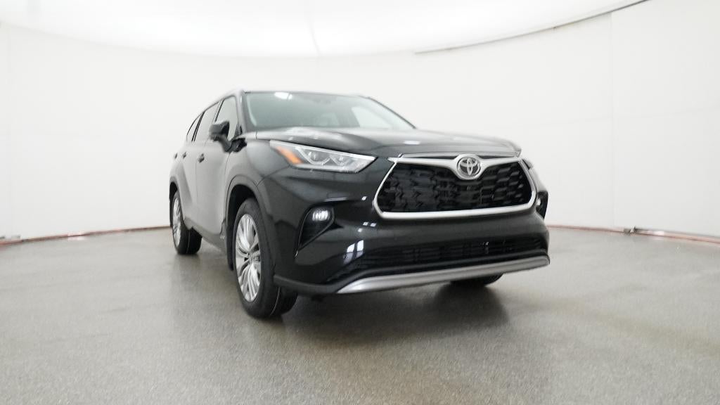 2026 Toyota Highlander Hybrid Platinum