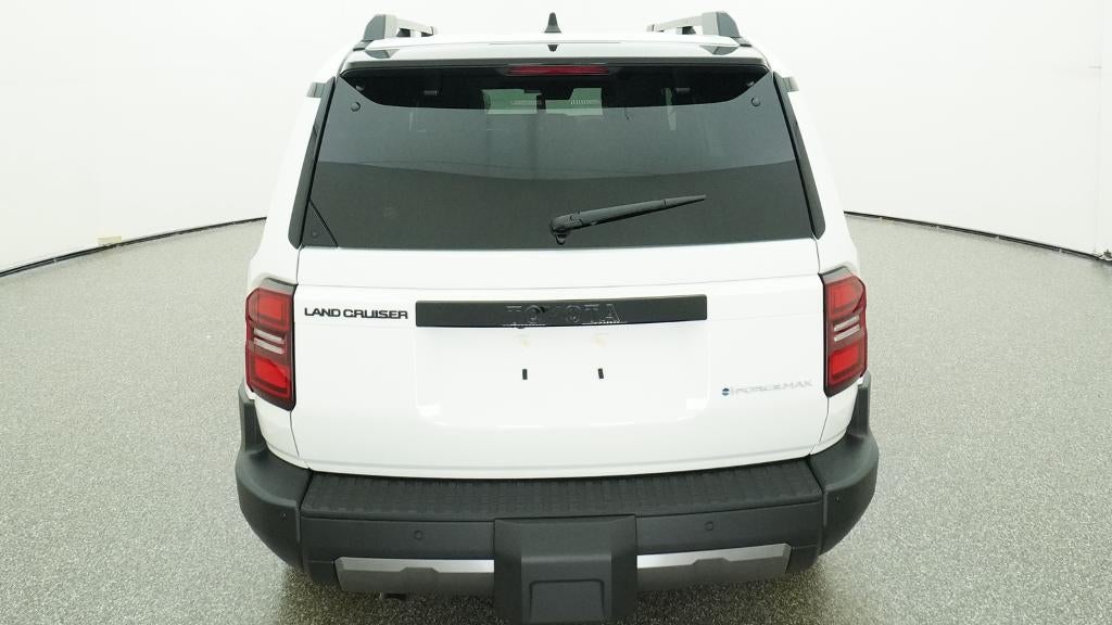 2027 Toyota Land Cruiser 4WD (Natl)