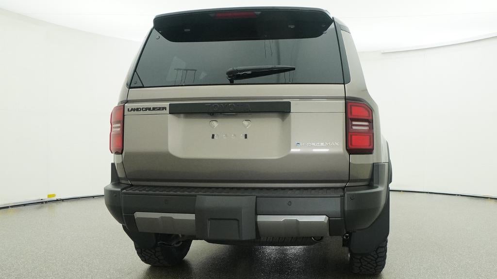 2027 Toyota Land Cruiser 4WD (Natl)