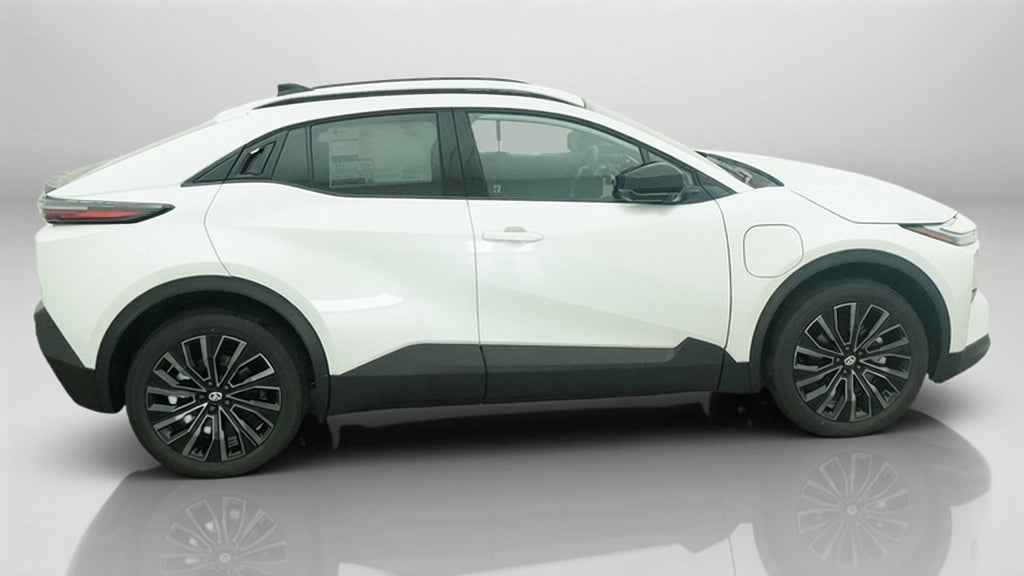 2027 Toyota C-HR XSE