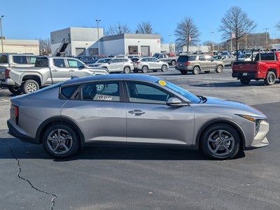 2025 Kia K4 LXS