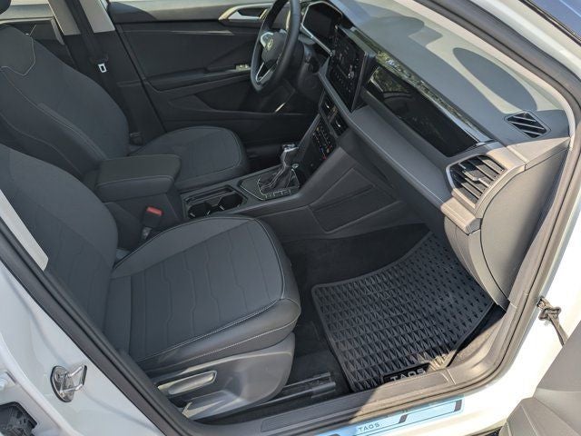2025 Volkswagen Taos 1.5T SE Black