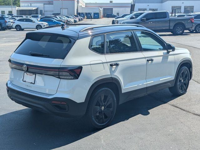 2025 Volkswagen Taos 1.5T SE Black