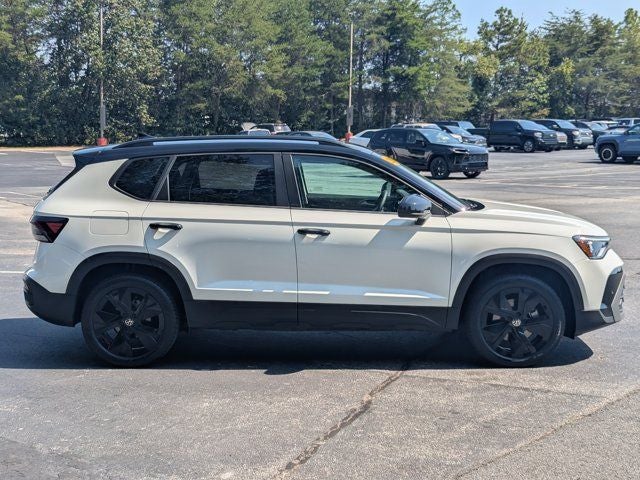 2025 Volkswagen Taos 1.5T SE Black