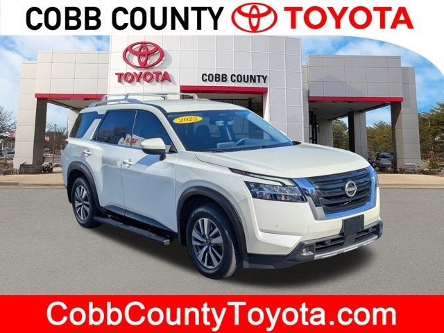 2023 Nissan Pathfinder SL