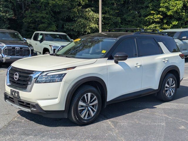 2024 Nissan Pathfinder SL