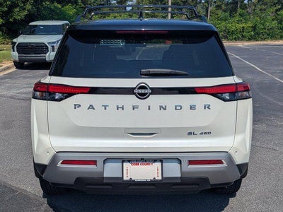 2024 Nissan Pathfinder SL