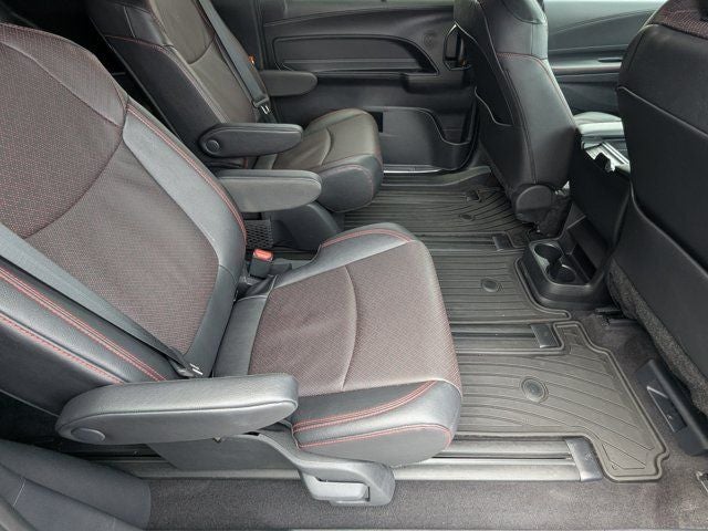 2025 Toyota Sienna XSE 7 Passenger
