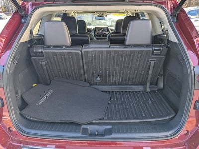 2022 Toyota Highlander Hybrid Platinum