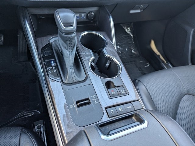 2022 Toyota Highlander Hybrid Platinum