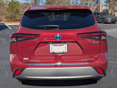 2022 Toyota Highlander Hybrid Platinum