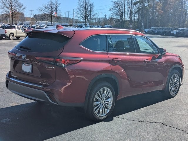 2022 Toyota Highlander Hybrid Platinum