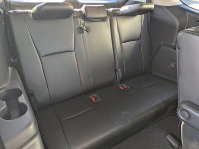 2022 Toyota Highlander Hybrid Platinum