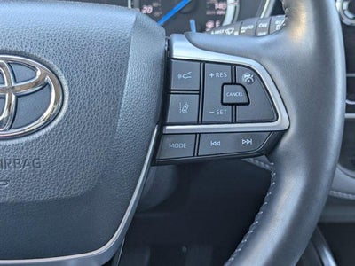 2022 Toyota Highlander Hybrid Platinum