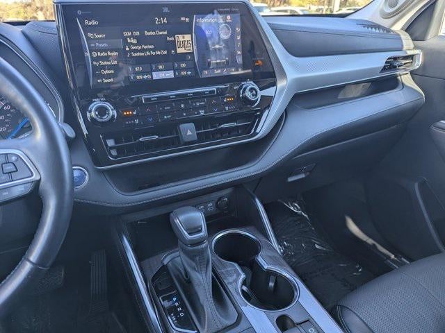 2022 Toyota Highlander Hybrid Platinum