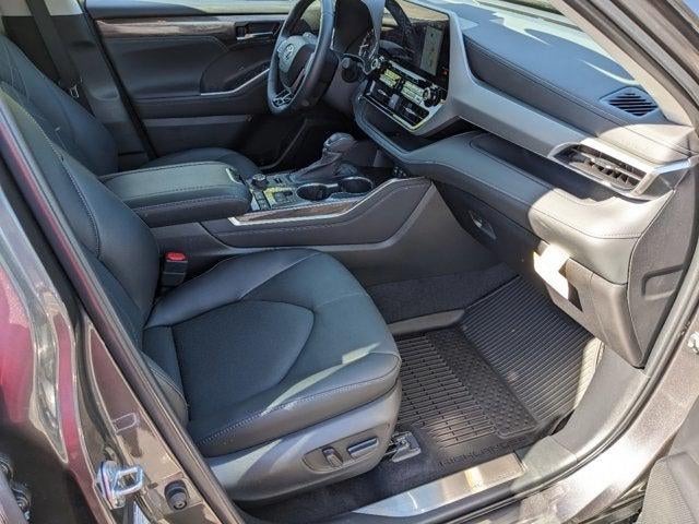2022 Toyota Highlander Platinum