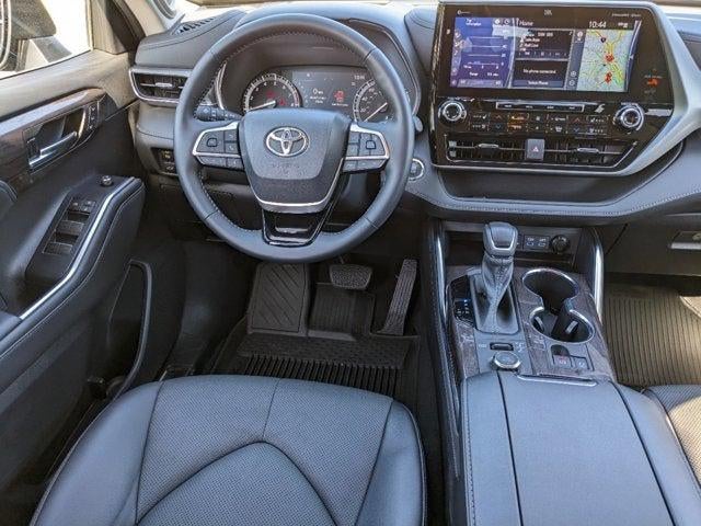 2022 Toyota Highlander Platinum