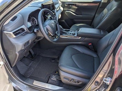 2022 Toyota Highlander Platinum
