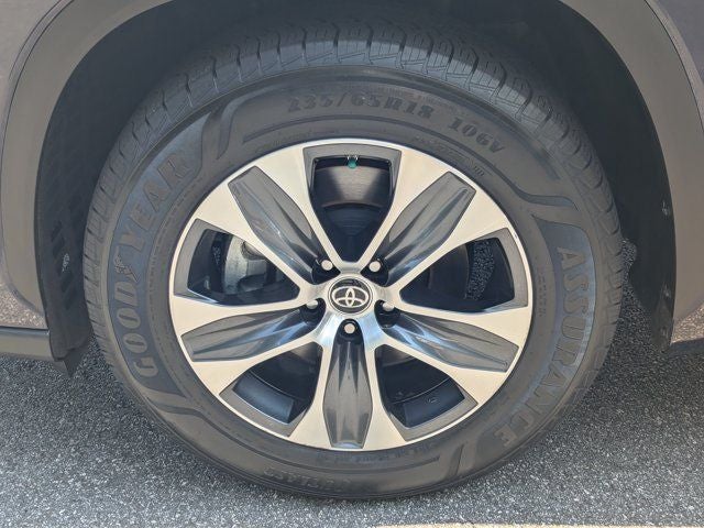 2023 Toyota Highlander Hybrid XLE