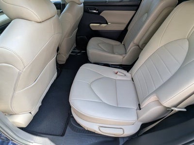 2023 Toyota Highlander Hybrid XLE