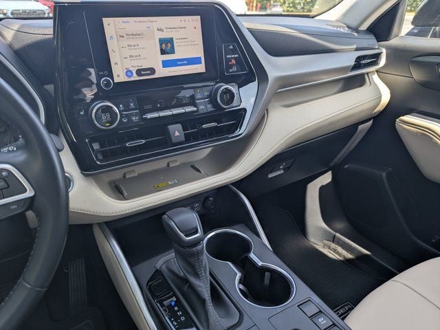 2023 Toyota Highlander Hybrid XLE
