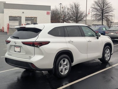 2024 Toyota Highlander LE