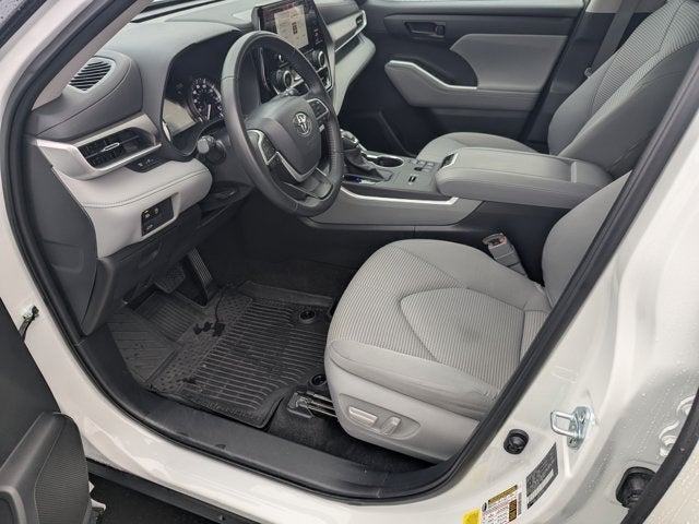 2024 Toyota Highlander LE