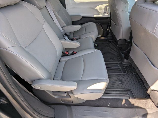 2025 Toyota Sienna XLE 8 Passenger