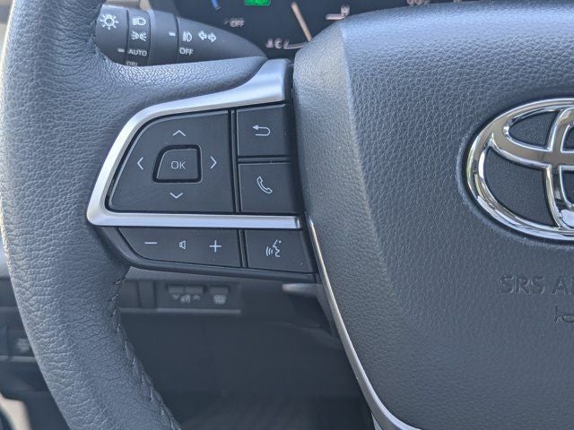 2025 Toyota Sienna XLE 8 Passenger