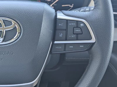 2025 Toyota Sienna XLE 8 Passenger