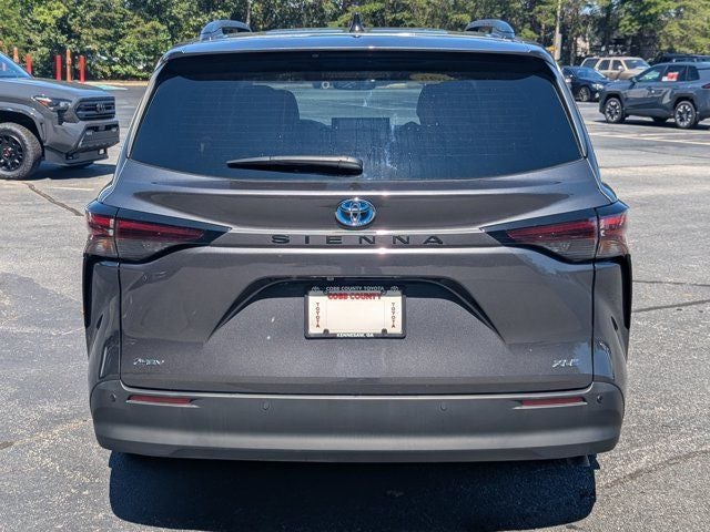2025 Toyota Sienna XLE 8 Passenger