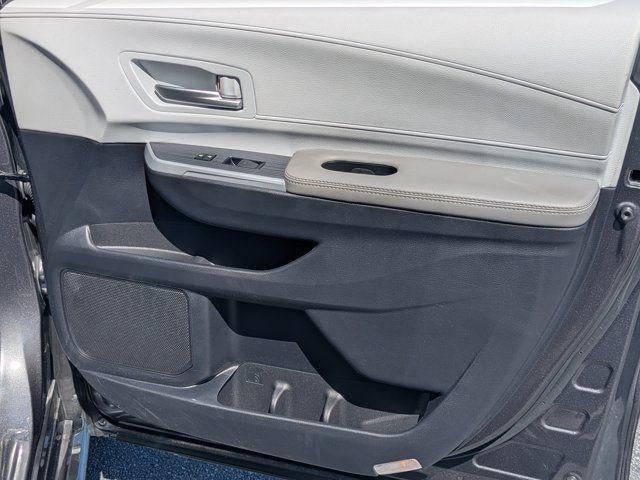 2025 Toyota Sienna XLE 8 Passenger
