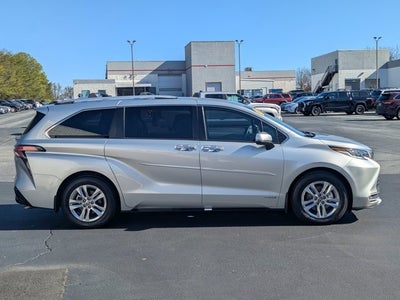 2021 Toyota Sienna Limited 7 Passenger