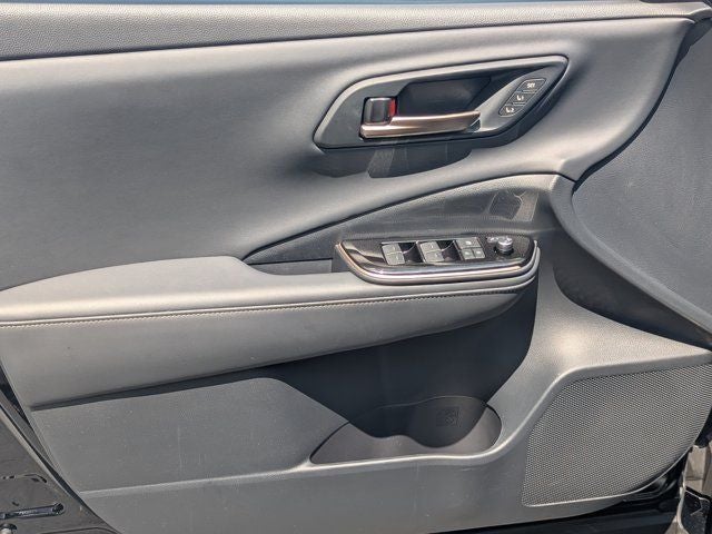 2025 Toyota Crown Signia XLE