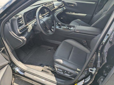 2025 Toyota Crown Signia XLE