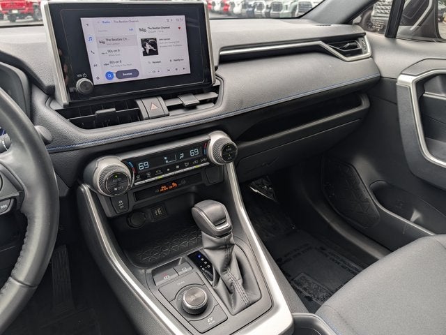 2023 Toyota RAV4 Hybrid SE