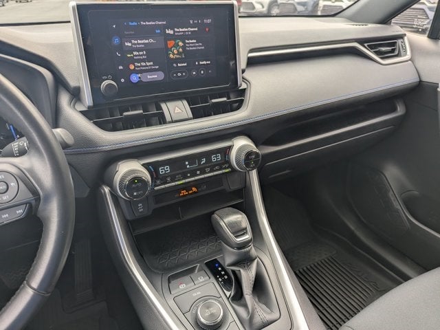 2023 Toyota RAV4 Hybrid SE