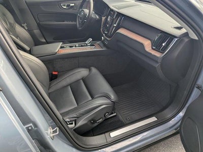 2024 Volvo XC60 Recharge Plug-In Hybrid Ultimate