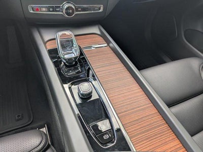 2024 Volvo XC60 Recharge Plug-In Hybrid Ultimate